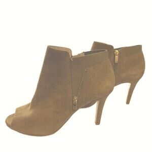 Marc Fisher MFSMash Women's Light Brown Suede Peep-Toe Ankle Boots - Size 10 EUC
